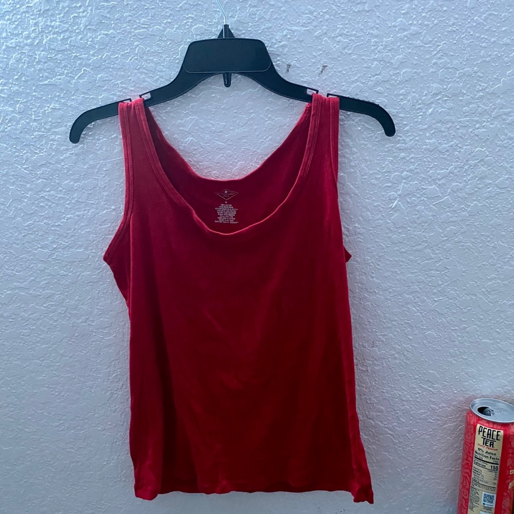 Red tank - Picture 2 of 2